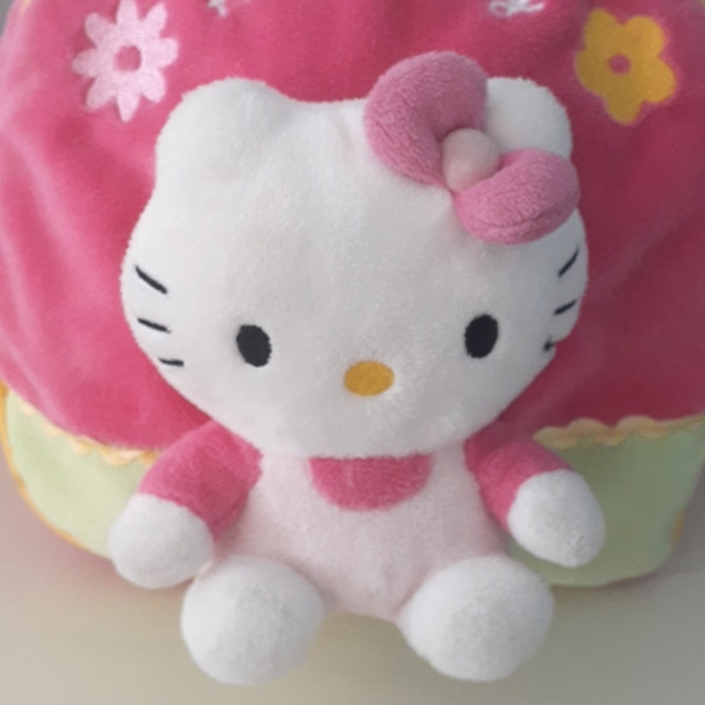 + Hello Kitty plush mini Backpack - Picture 2 of 8